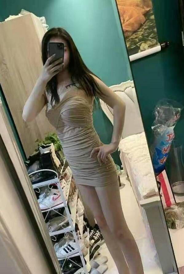 已经属于老熟人了，认识她应该有两三年了