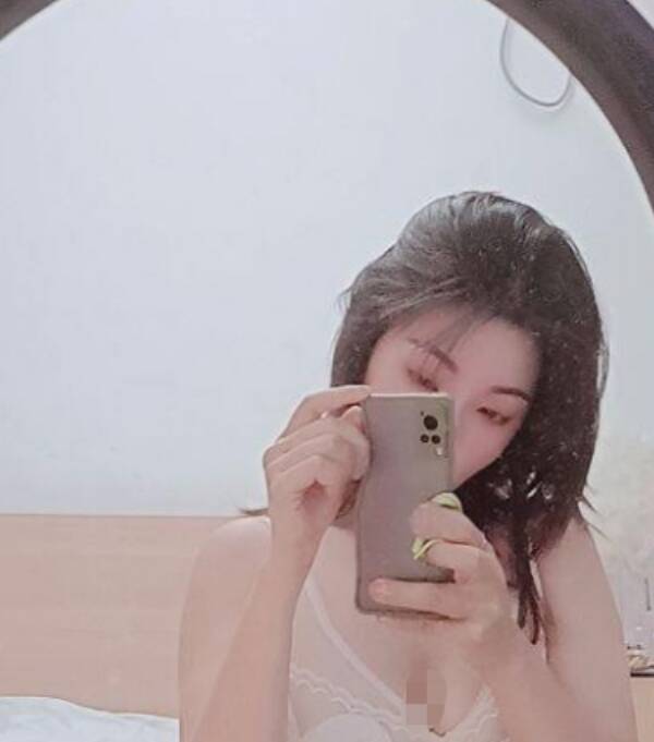 肤白貌美胸大，身材一绝，花样多，kb销魂 手感超好