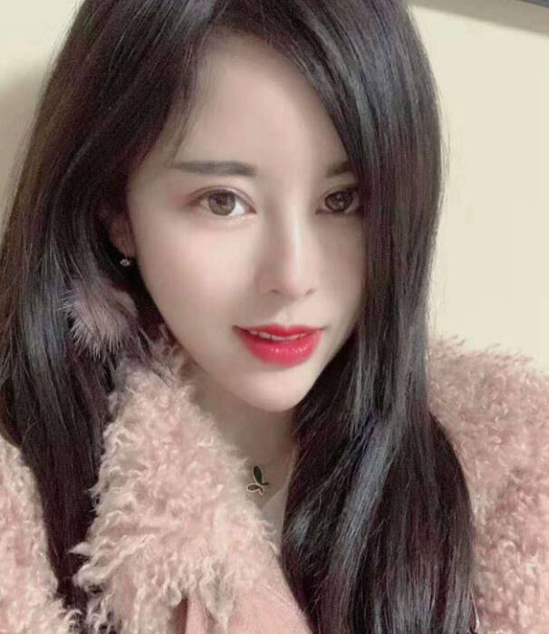 看着很乖很乖的小女孩，就是不知道功夫整么学会的