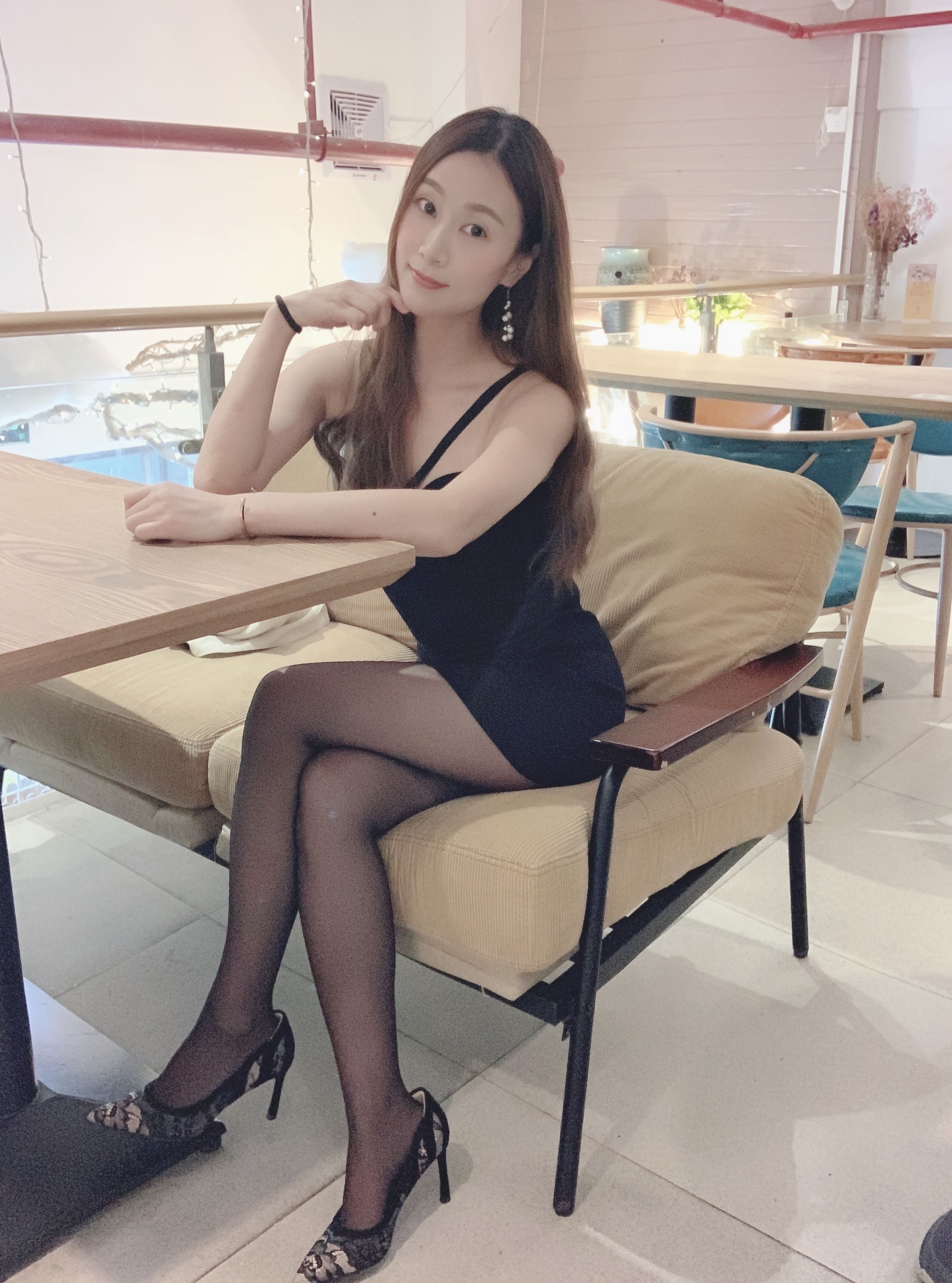 身材迷人的安娜小姐姐