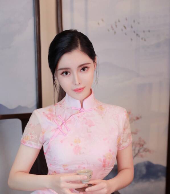 身材好的小嫩妹