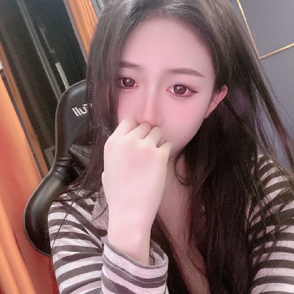 爱穿丝袜是小姐姐