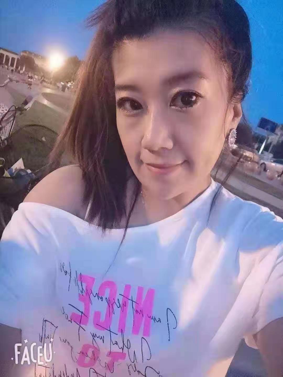 抚媚小姐姐，胸大水多