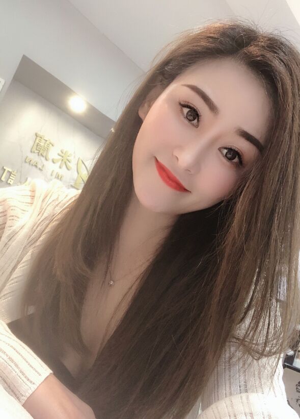 颜值很高，下面很紧的少妇