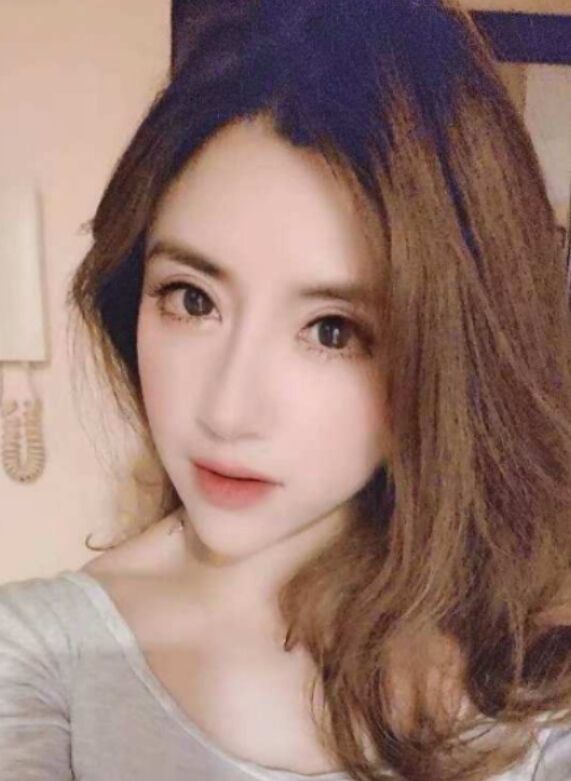 大爆乳，两只手抓不住