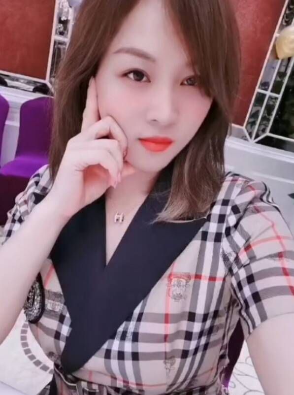 黄埔兼职大胸妹