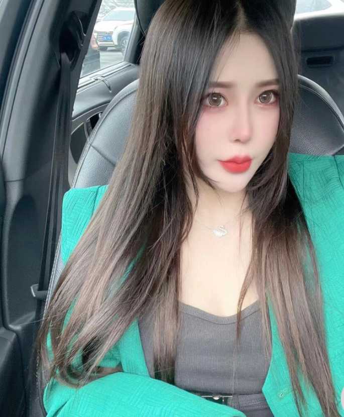 发掘一枚网红身材小姐姐