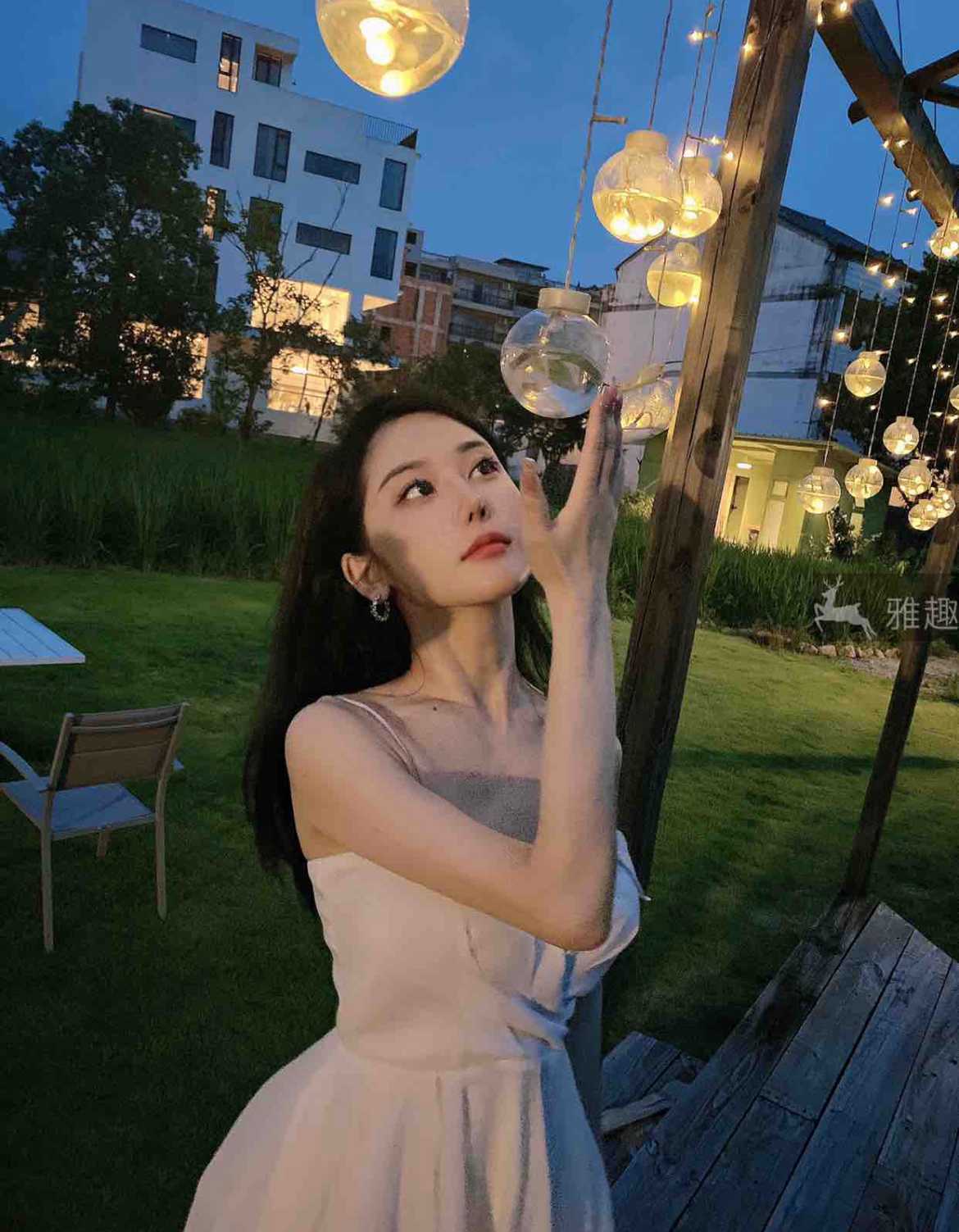 胸大腿长性感小姐姐