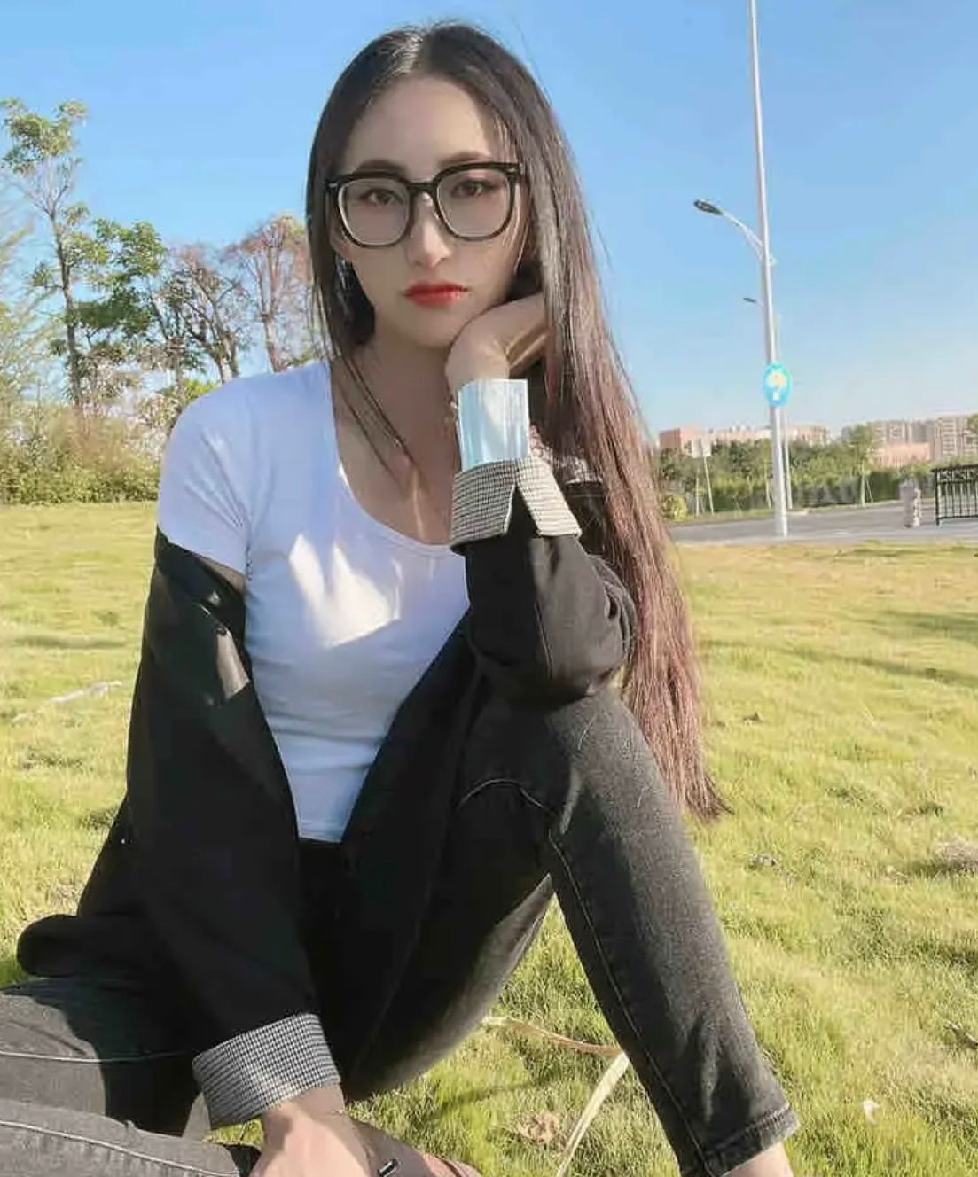 新鲜出炉刚回来的妹子