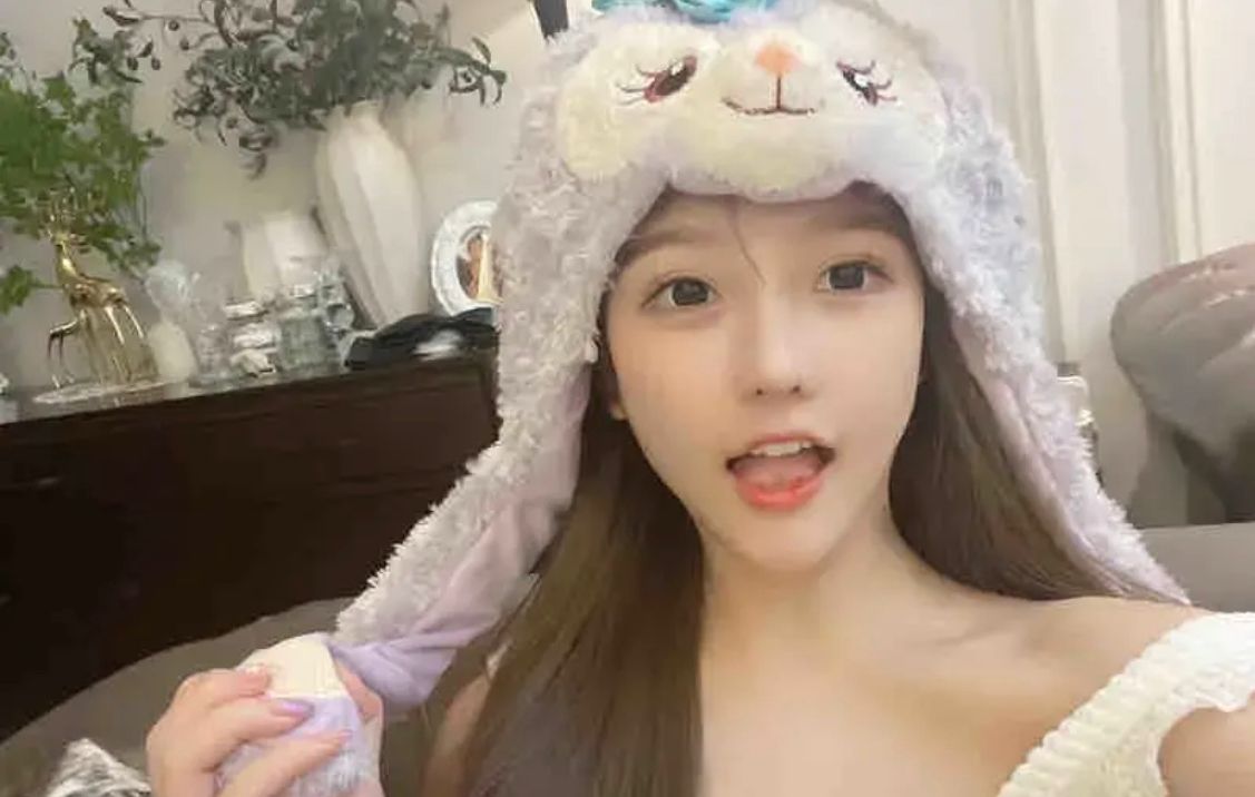 纹身花臂小姐姐不错