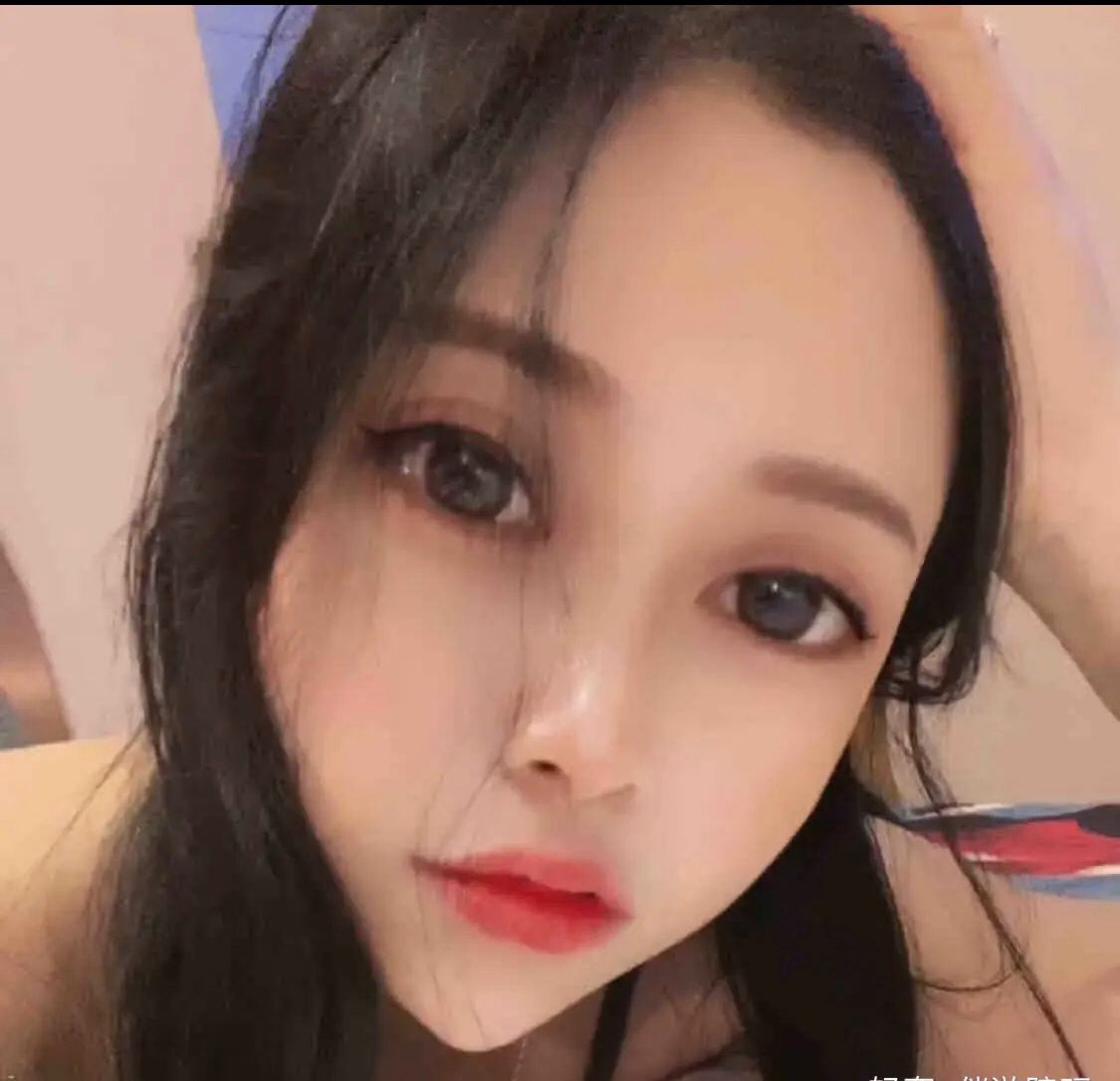 很年轻漂亮的一个妹子