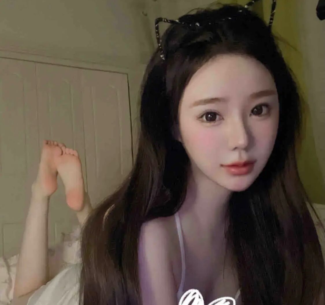 会跳艳舞的小姐姐