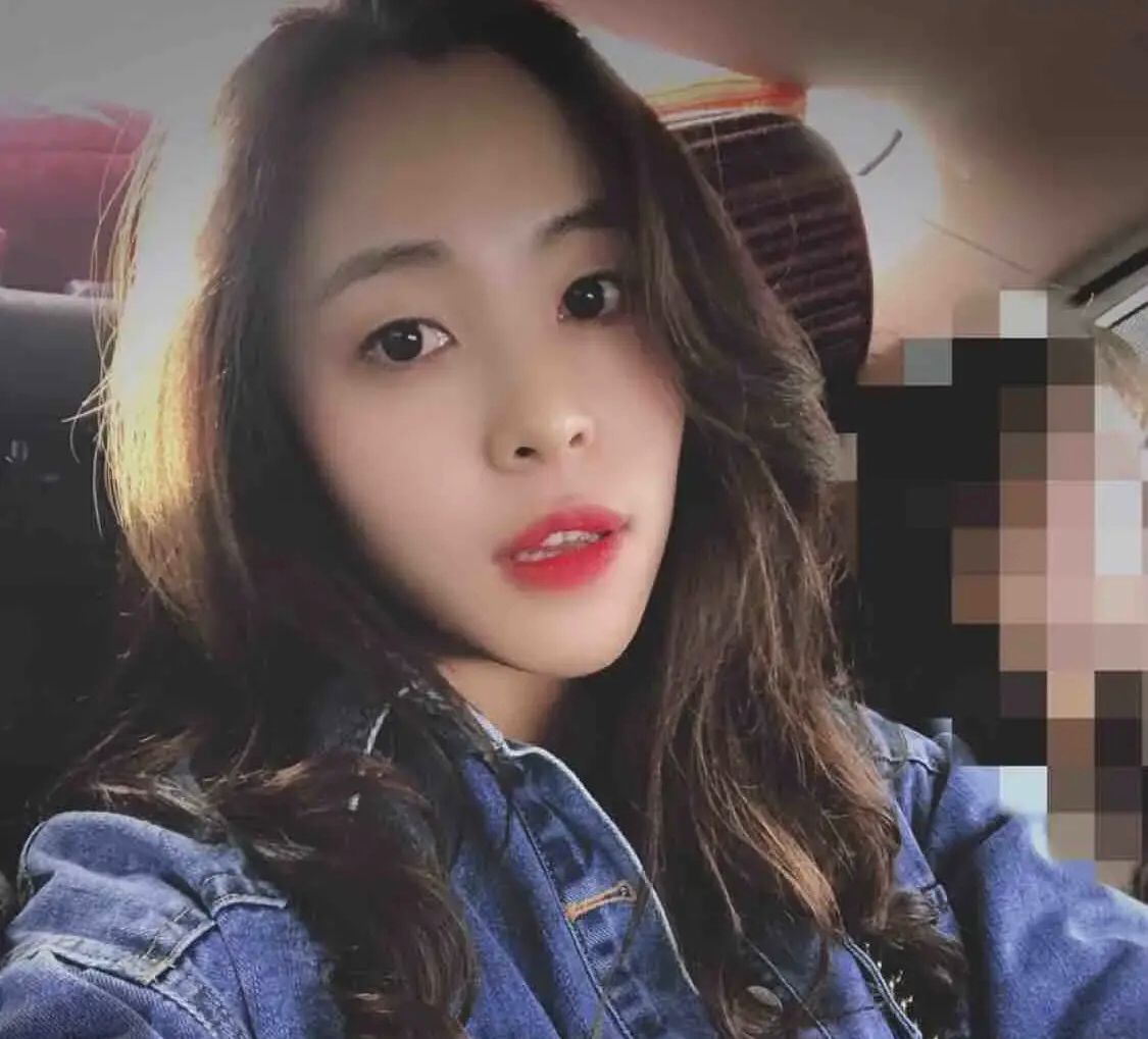 服务颜值都很不错的妹子