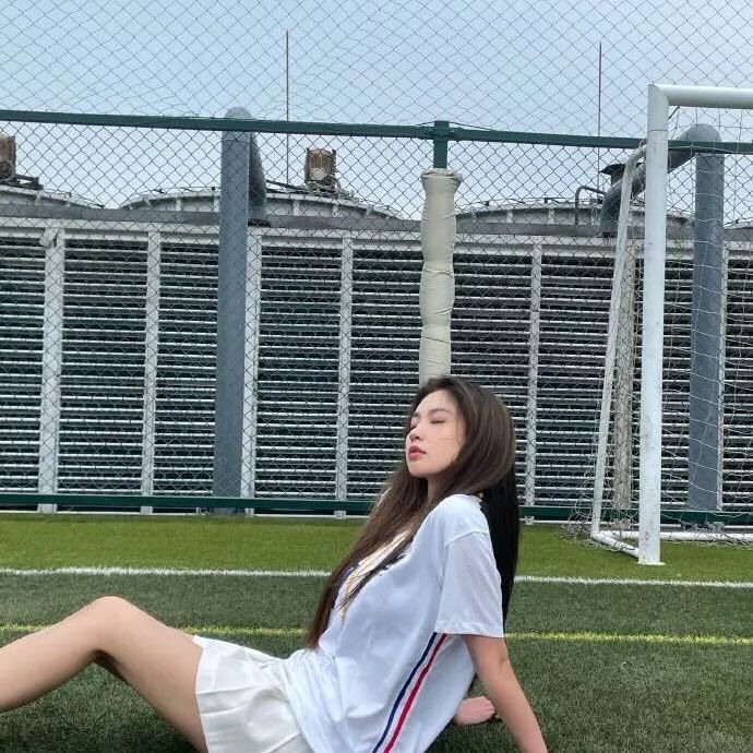 身材超级好而且很Sao的黑丝妹子