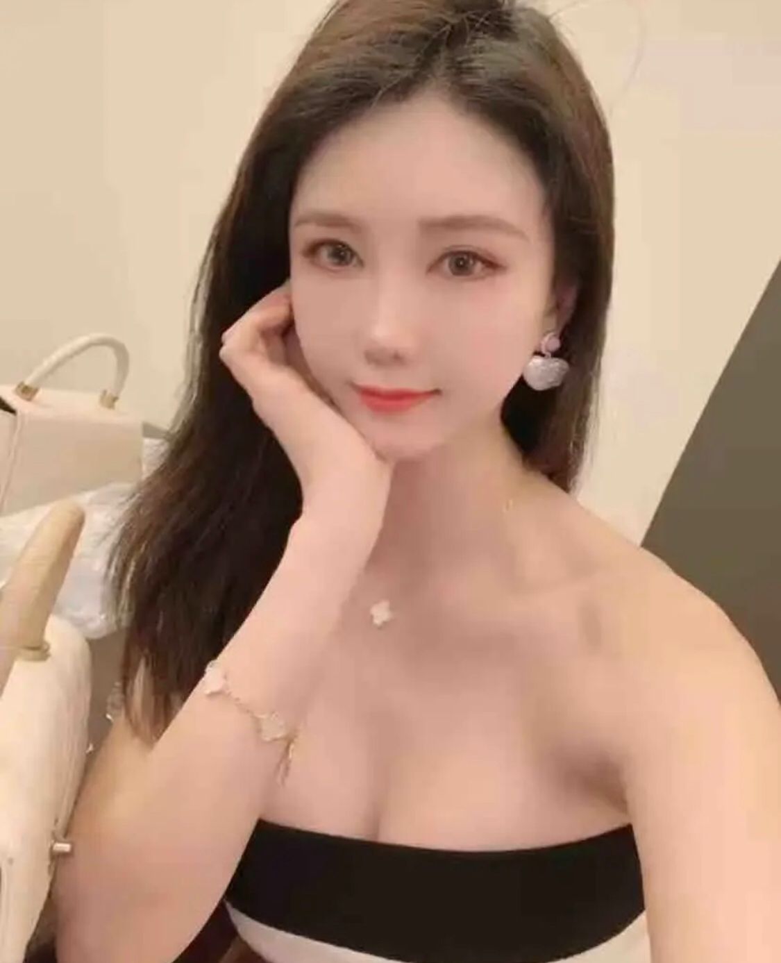 身材一级棒的妹子