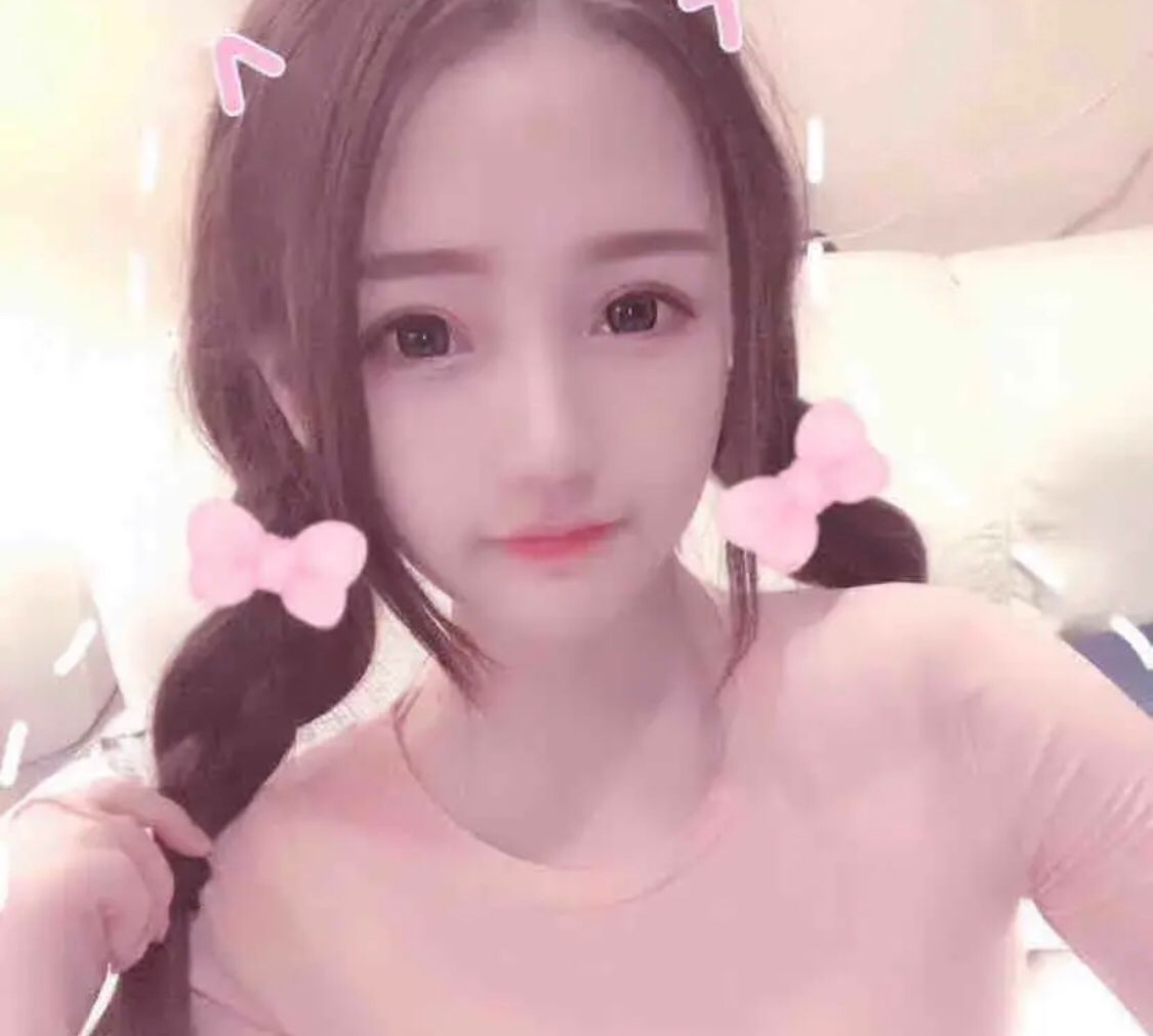 真的算是性感尤物的妹子