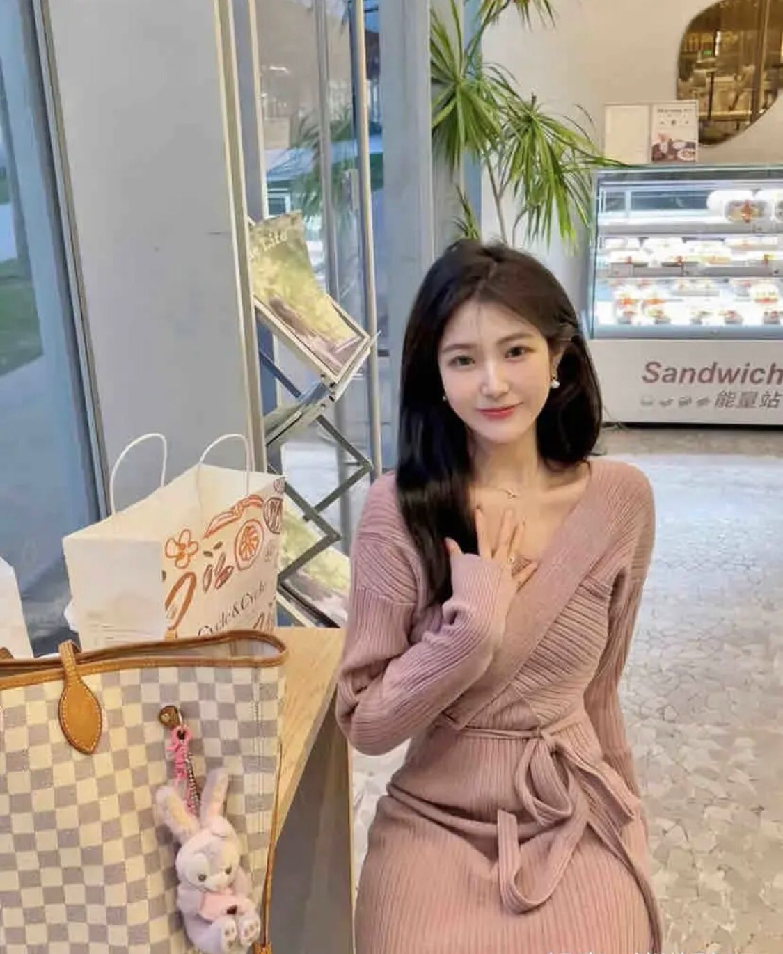 很忙的兼职小妹纸，98年性价比高