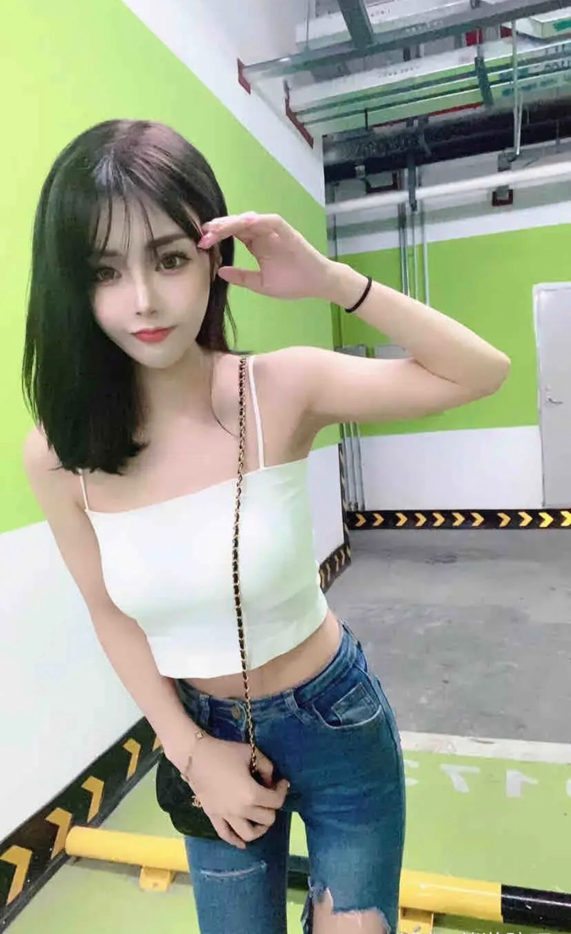 身材颜值真的很不错的妹子