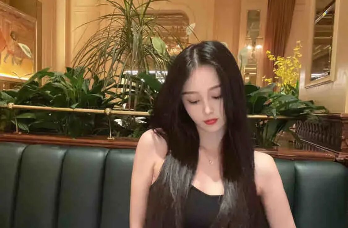 邻家漂亮小姐姐