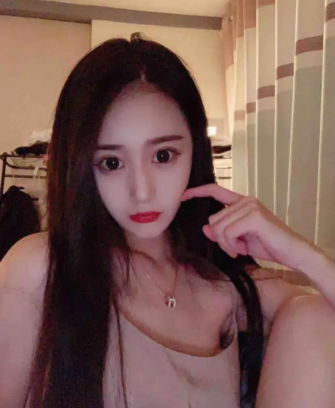 颜值身材有9分的妹子