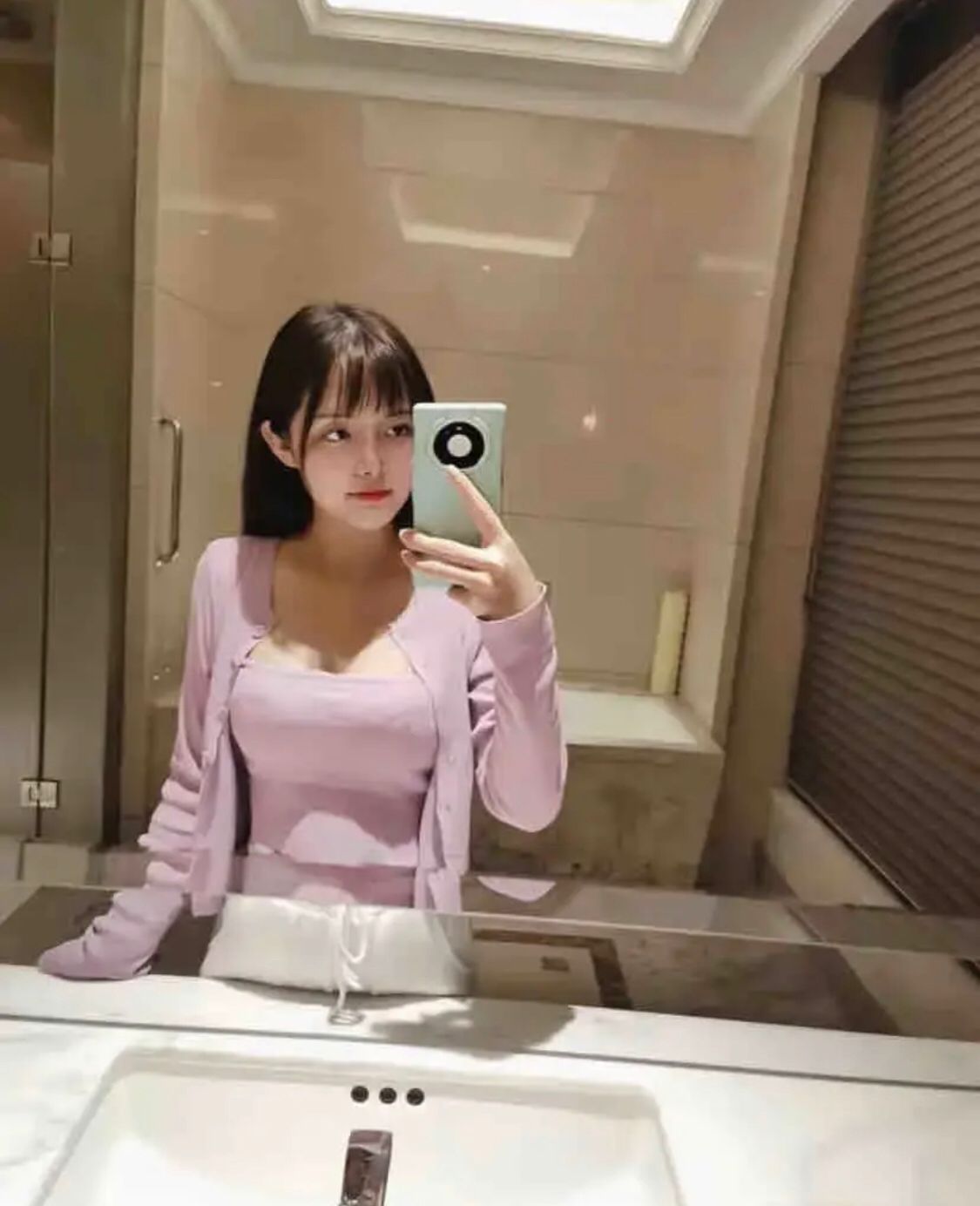 胸很大很Sao的妹子