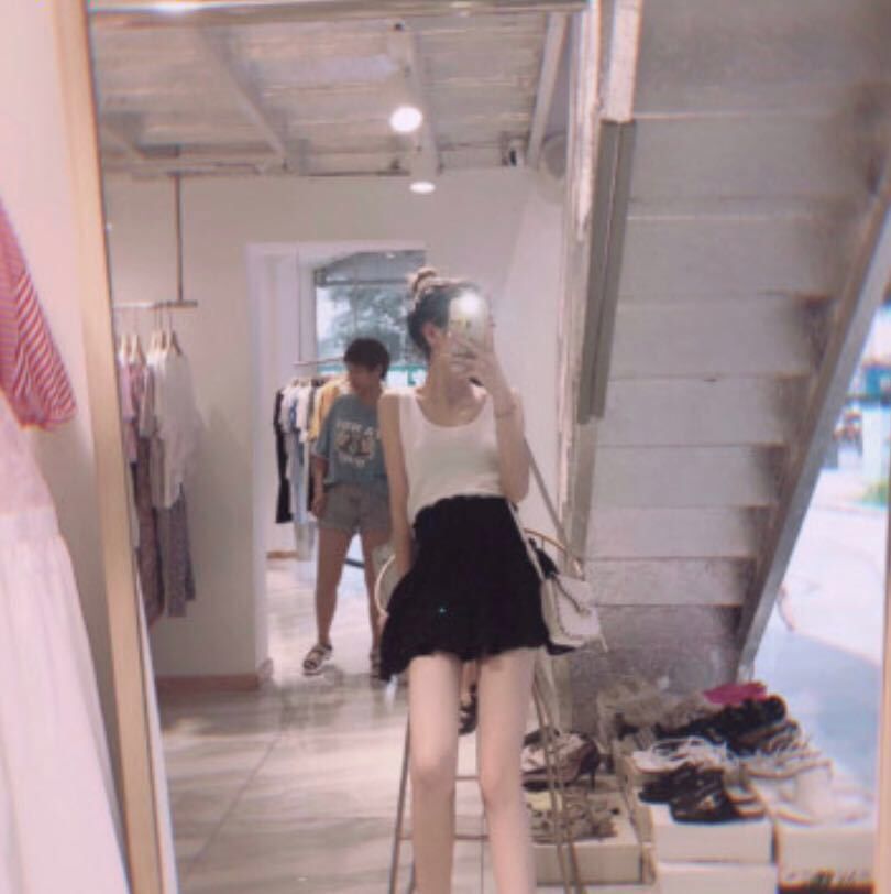 人美腿美的妹子