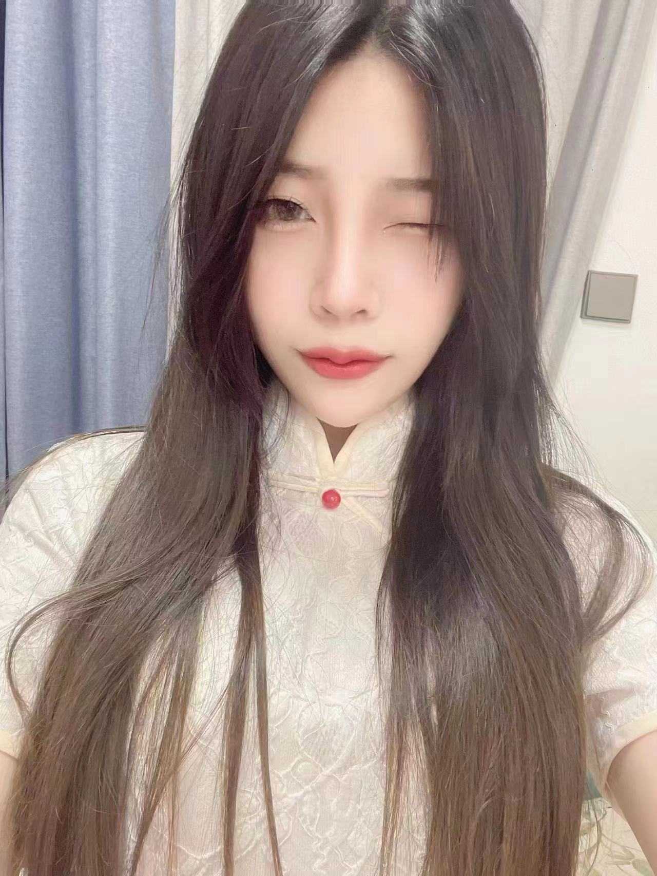 强烈推荐一个00后小姑娘！超级嫩的