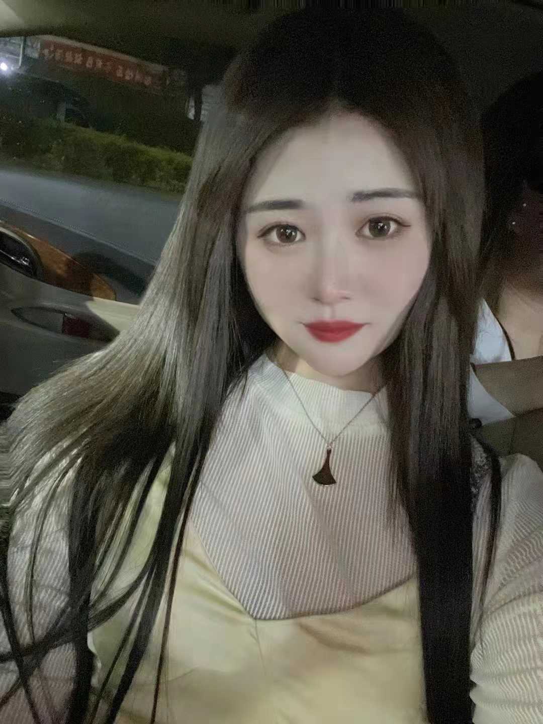 解锁性感兼职小姐姐菲菲