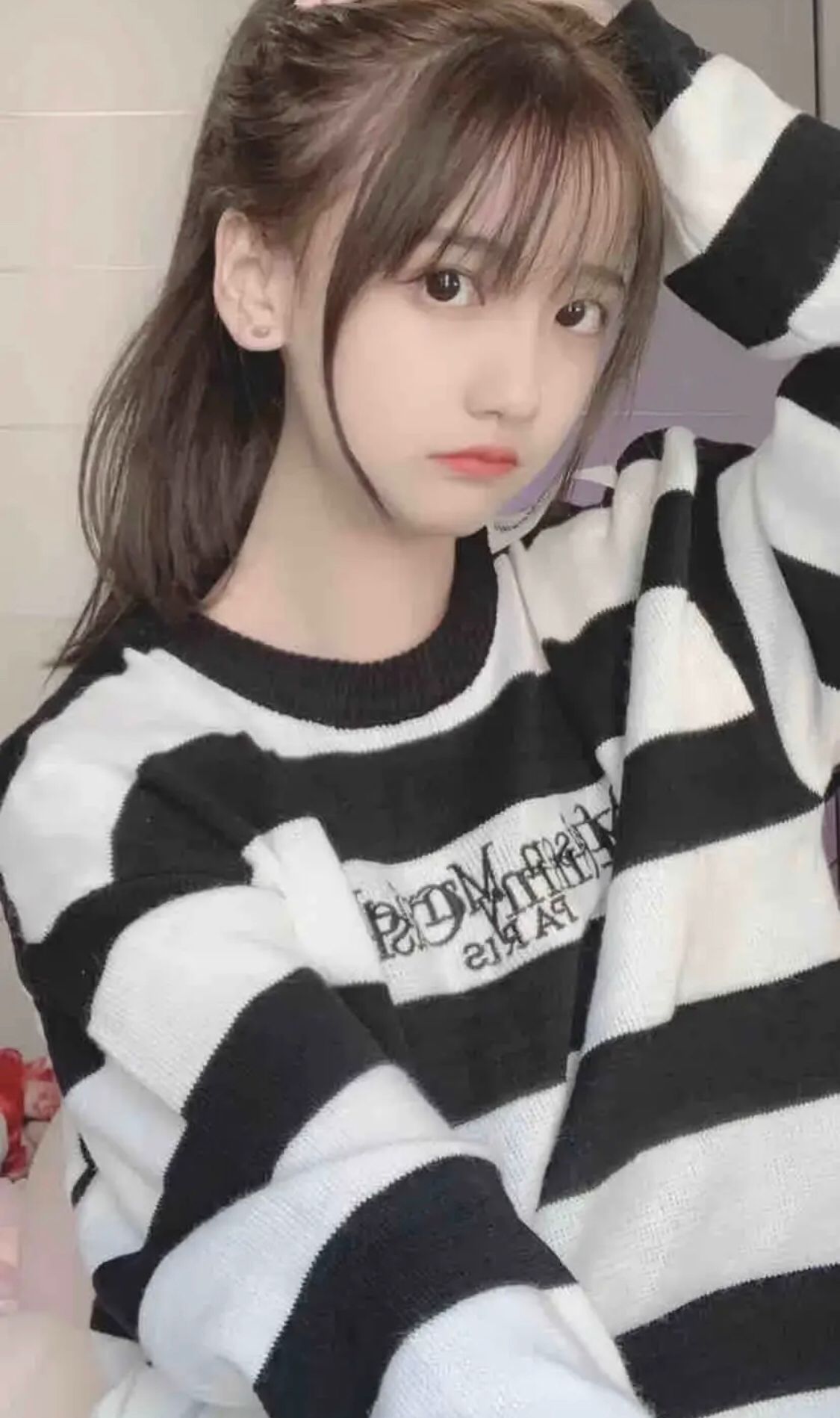 乖巧懂事妹子依依