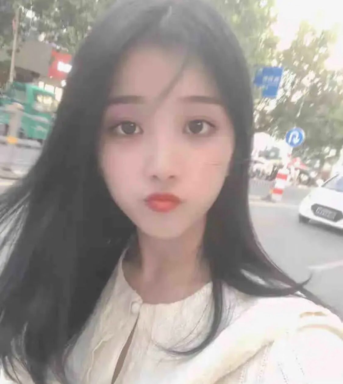 床上很狂野的美女