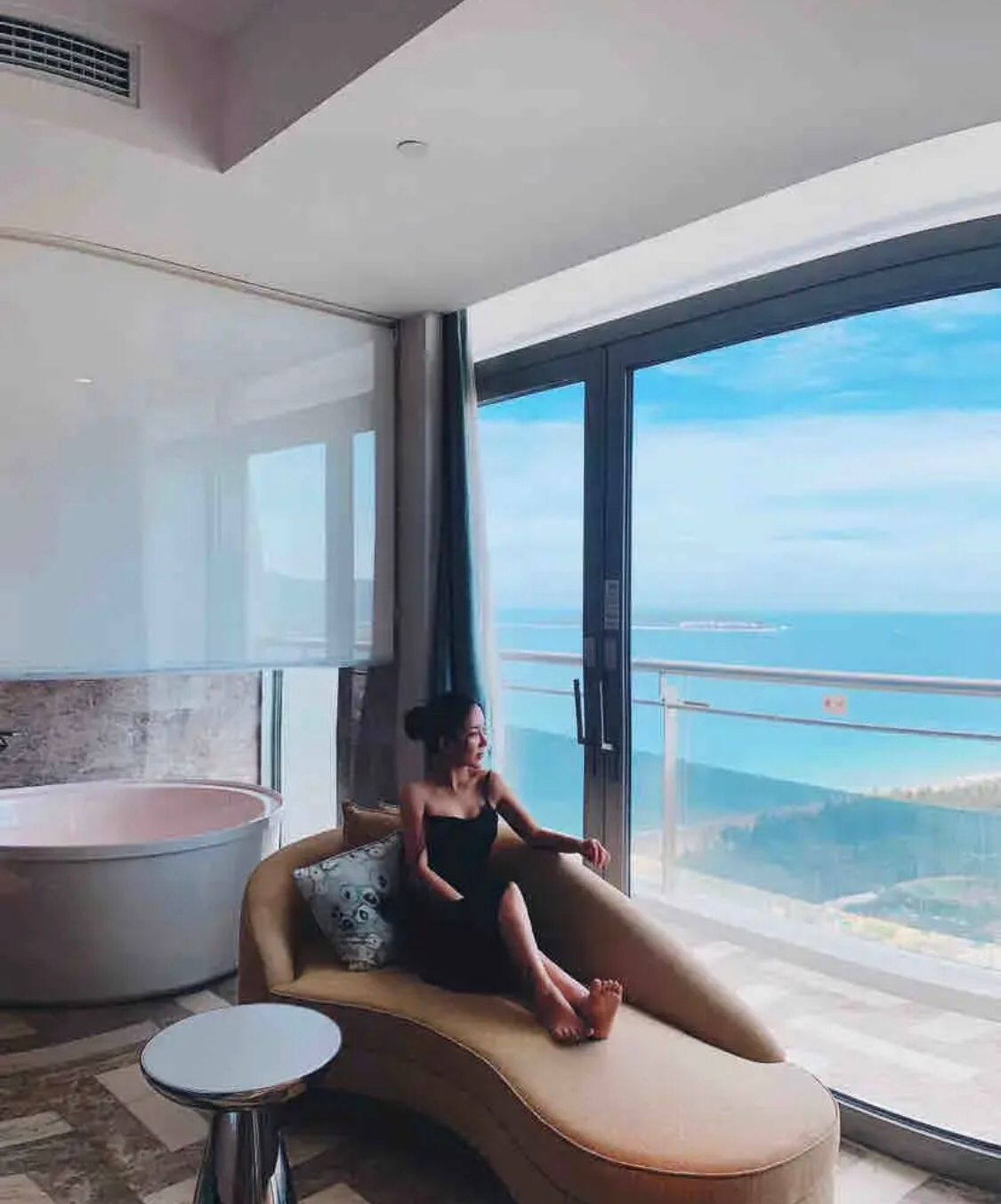 颜值不错的熟女少妇