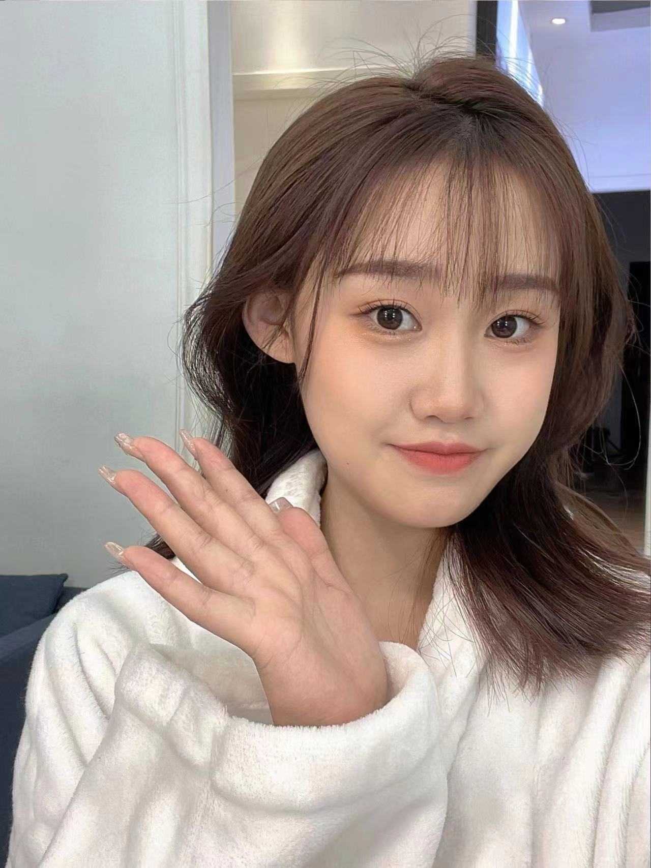 小姐姐b紧水多，闷sao诱人