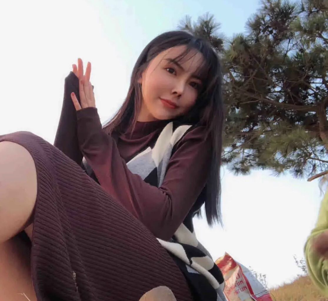 黄岛区一个不是照骗的妹子，很值得尝试