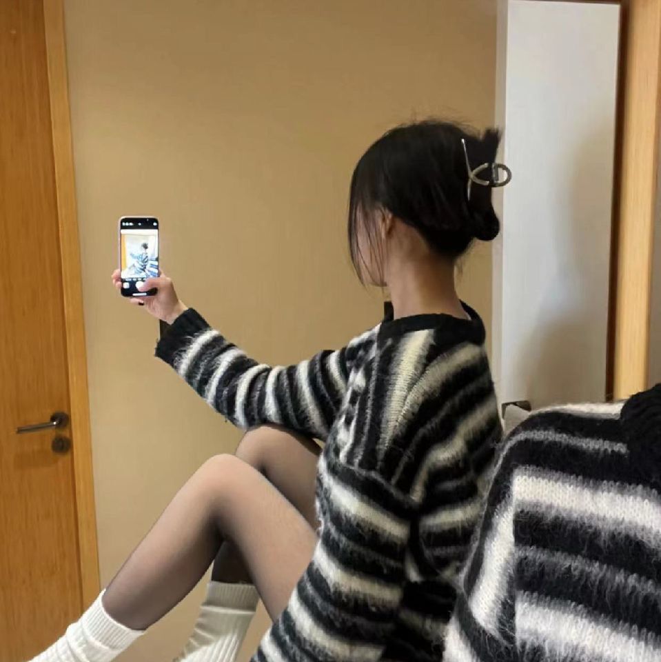 颜值很高的兼职小妹