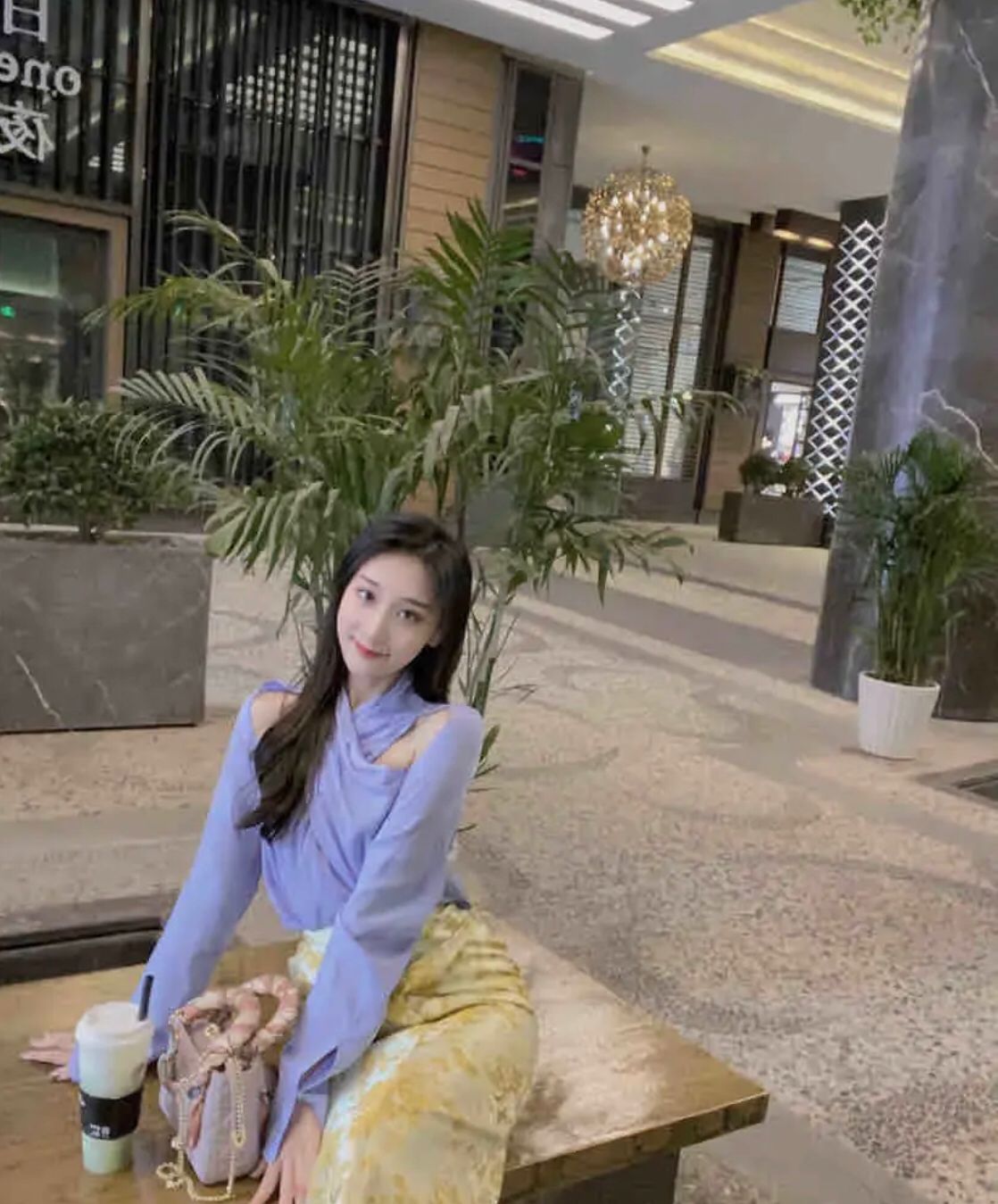 身材颜值都不错的妹子