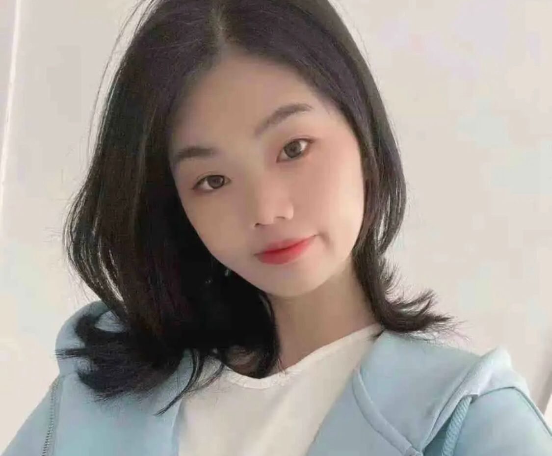 很有女友感的妹子