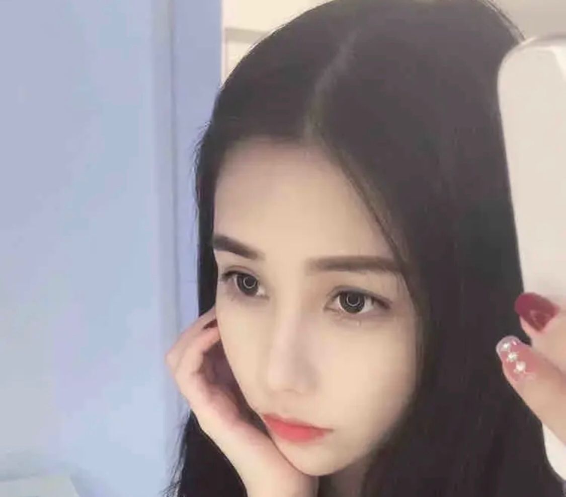 很紧嫩的出水的妹子