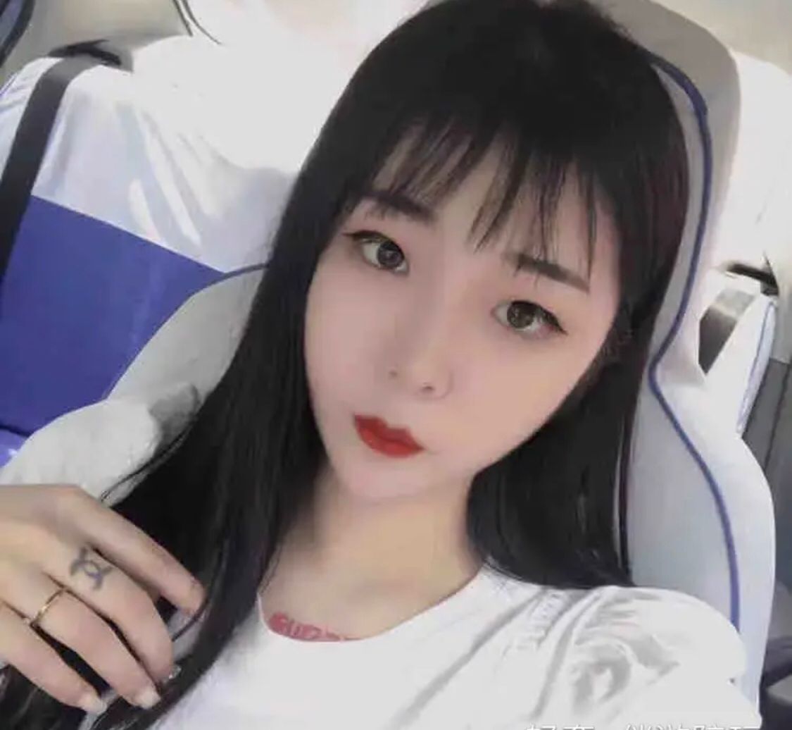 气质绝佳的妹子