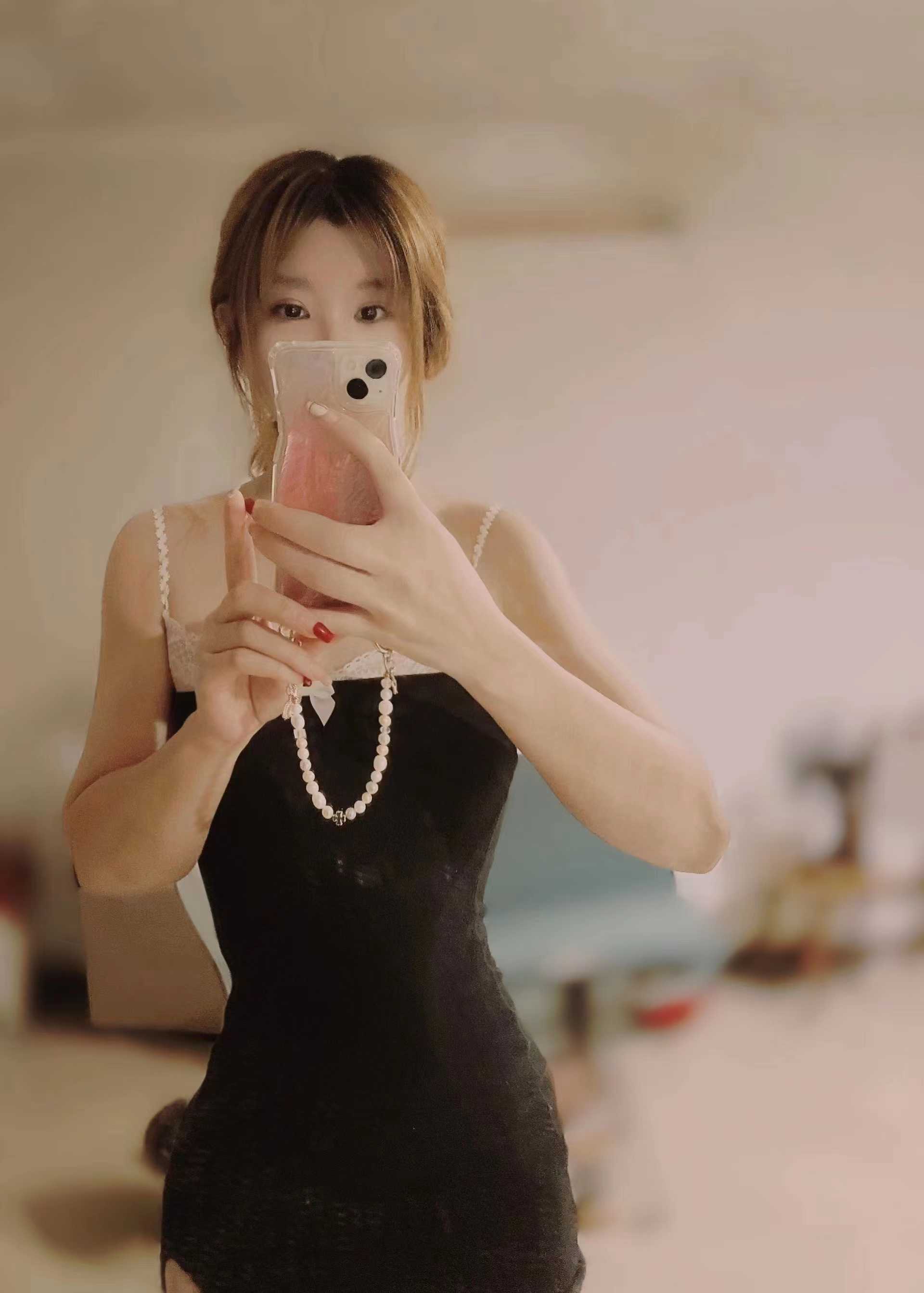 年轻妹子，水汪汪，干了两次都喊疼了