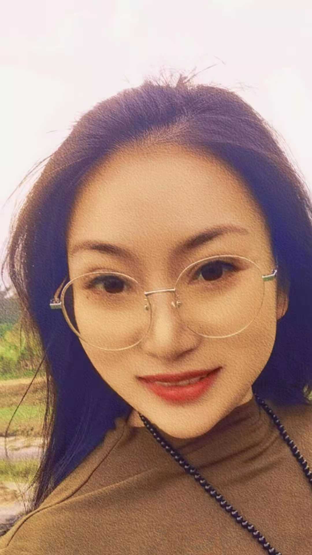 喜欢制服的大奶少妇