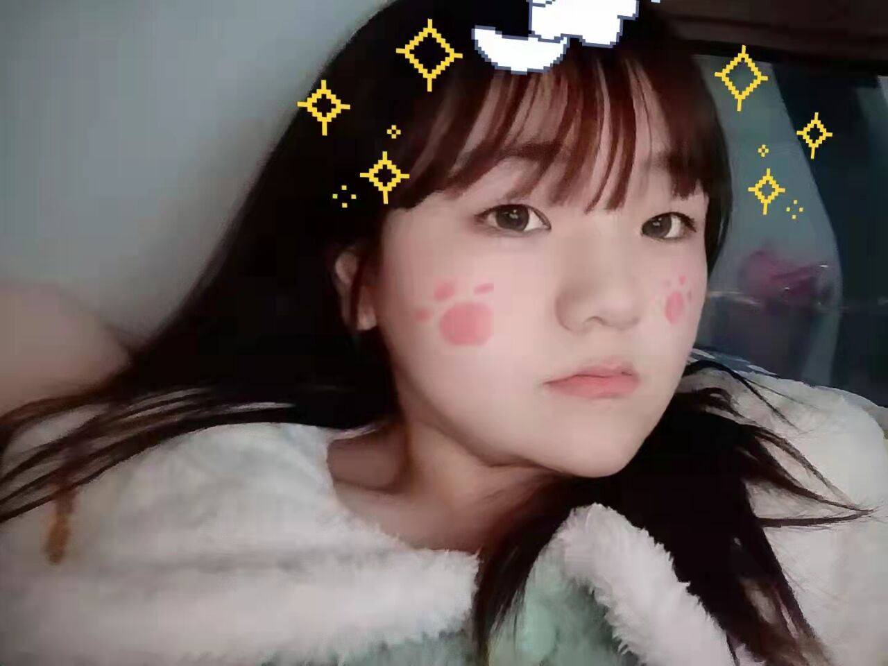 欧蓓莎广场的小姑娘