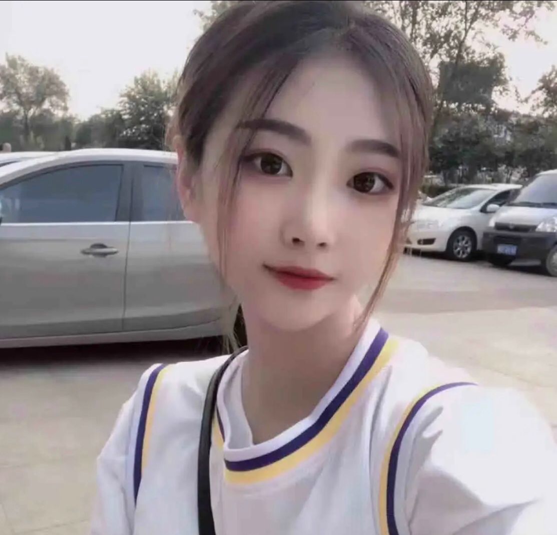 胸大肤白的兼职学生妹