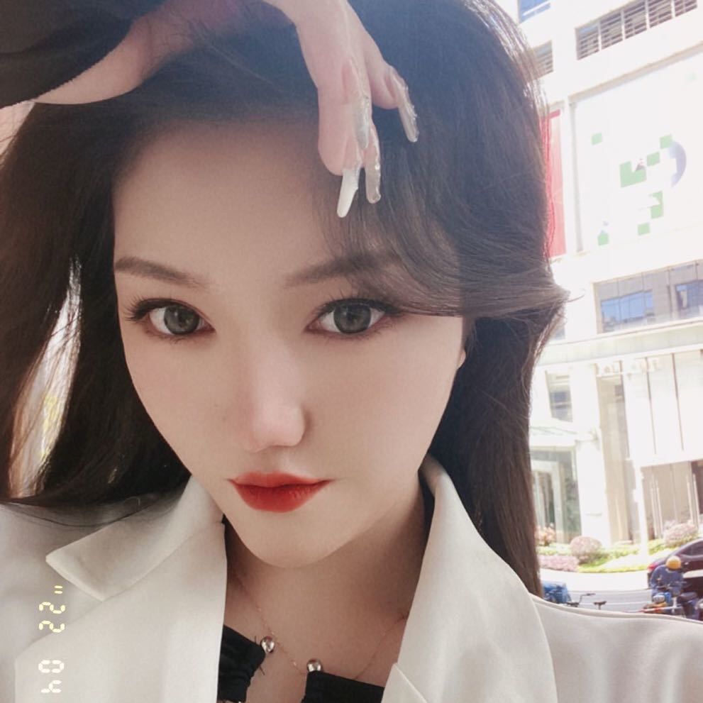 很热情的小女友