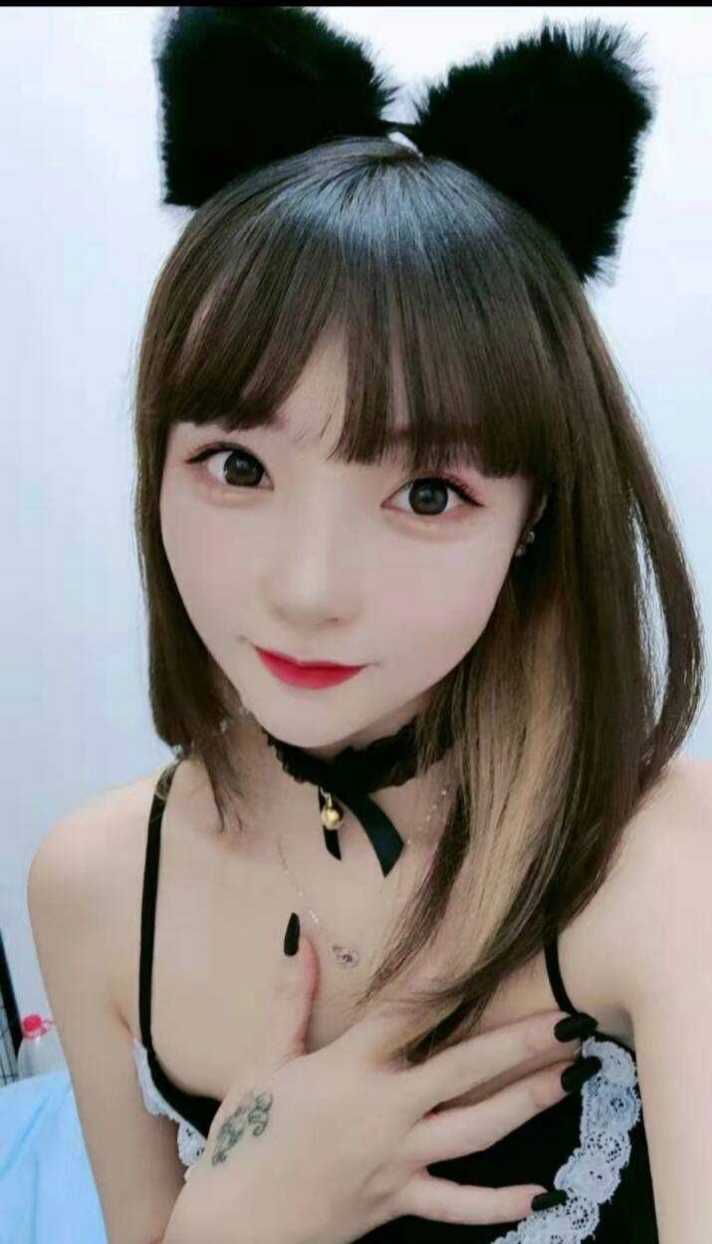 分享天河区丝袜美腿小姐姐