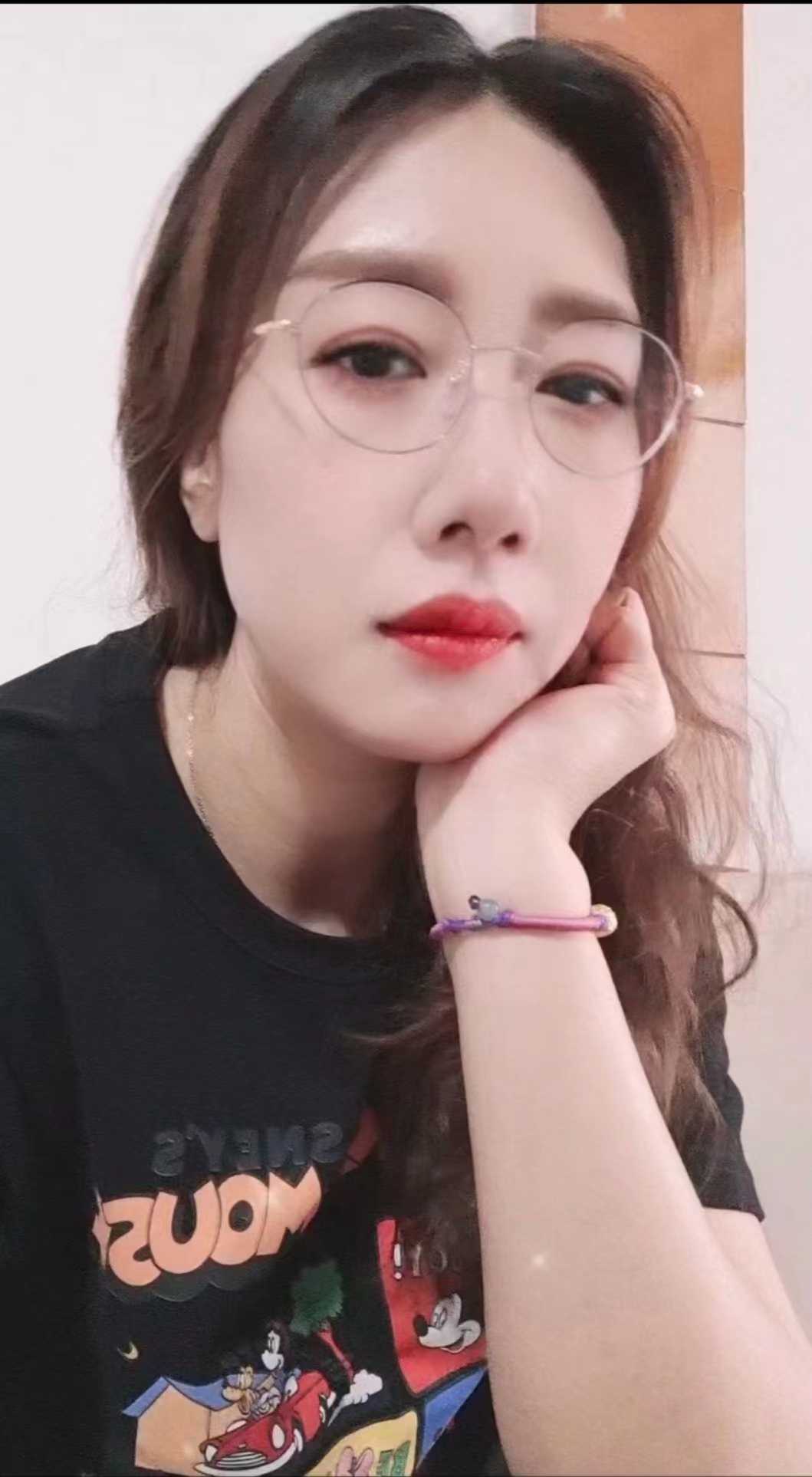 很不错的熟女保养的很好