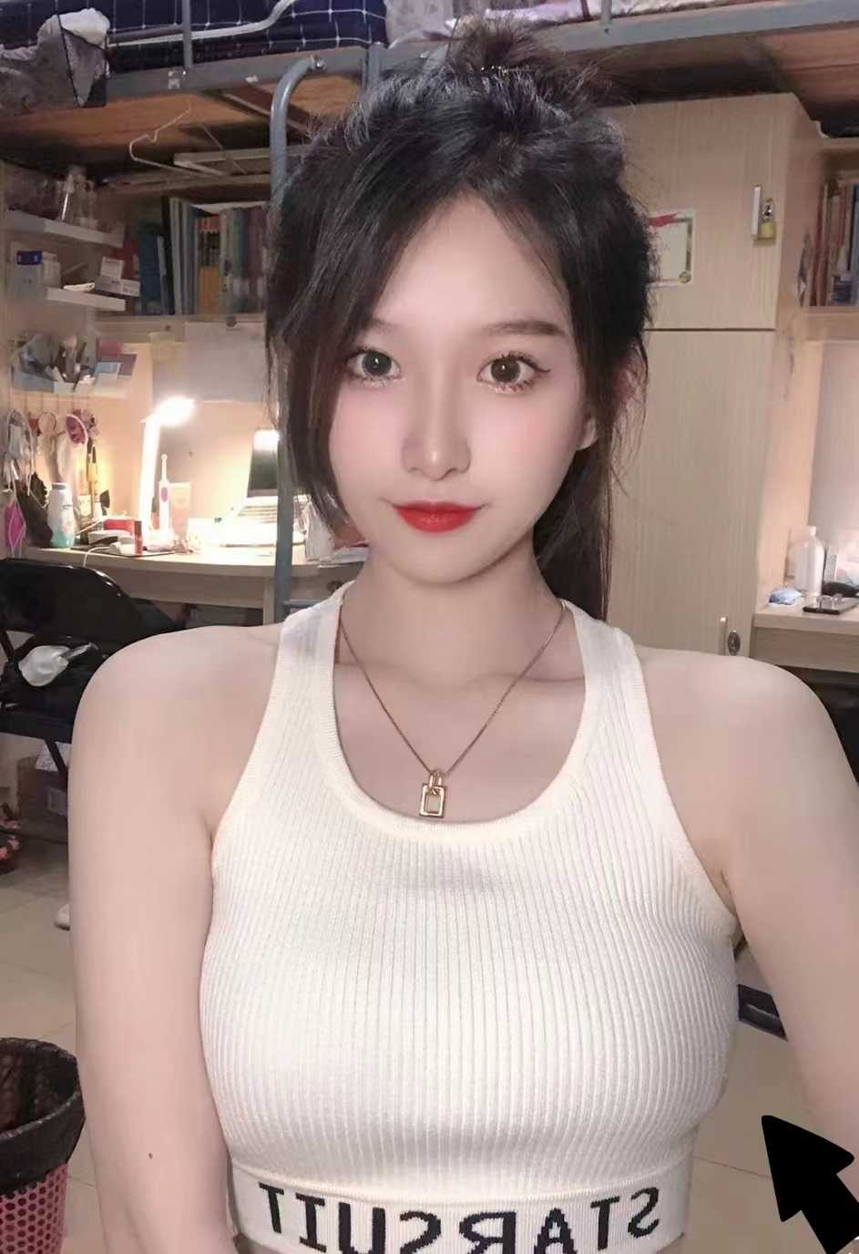 身材超棒的兼职小妹