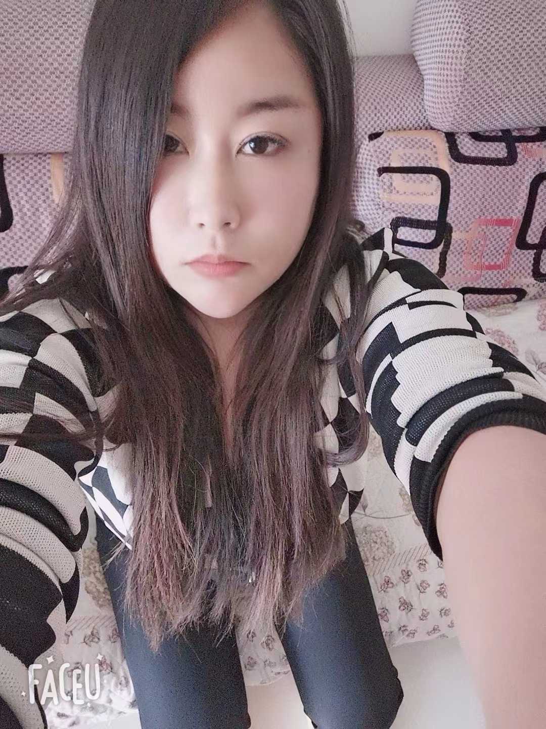 微胖型美女花姐