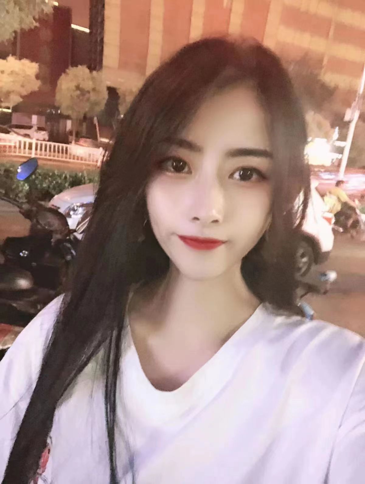 身材小巧的兼职小妹