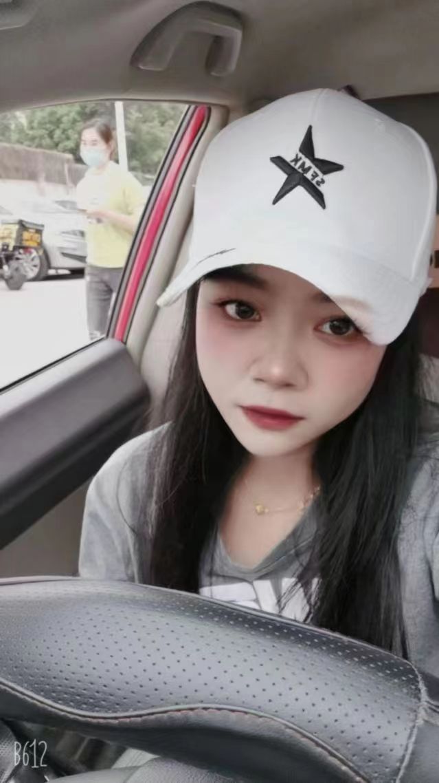 颜值在线的兼职大胸妹