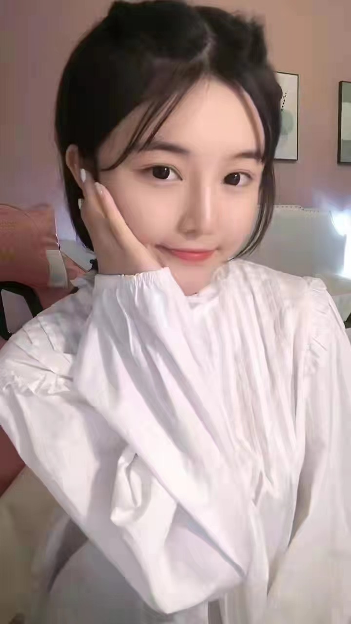 可爱乖巧的兼职妹纸